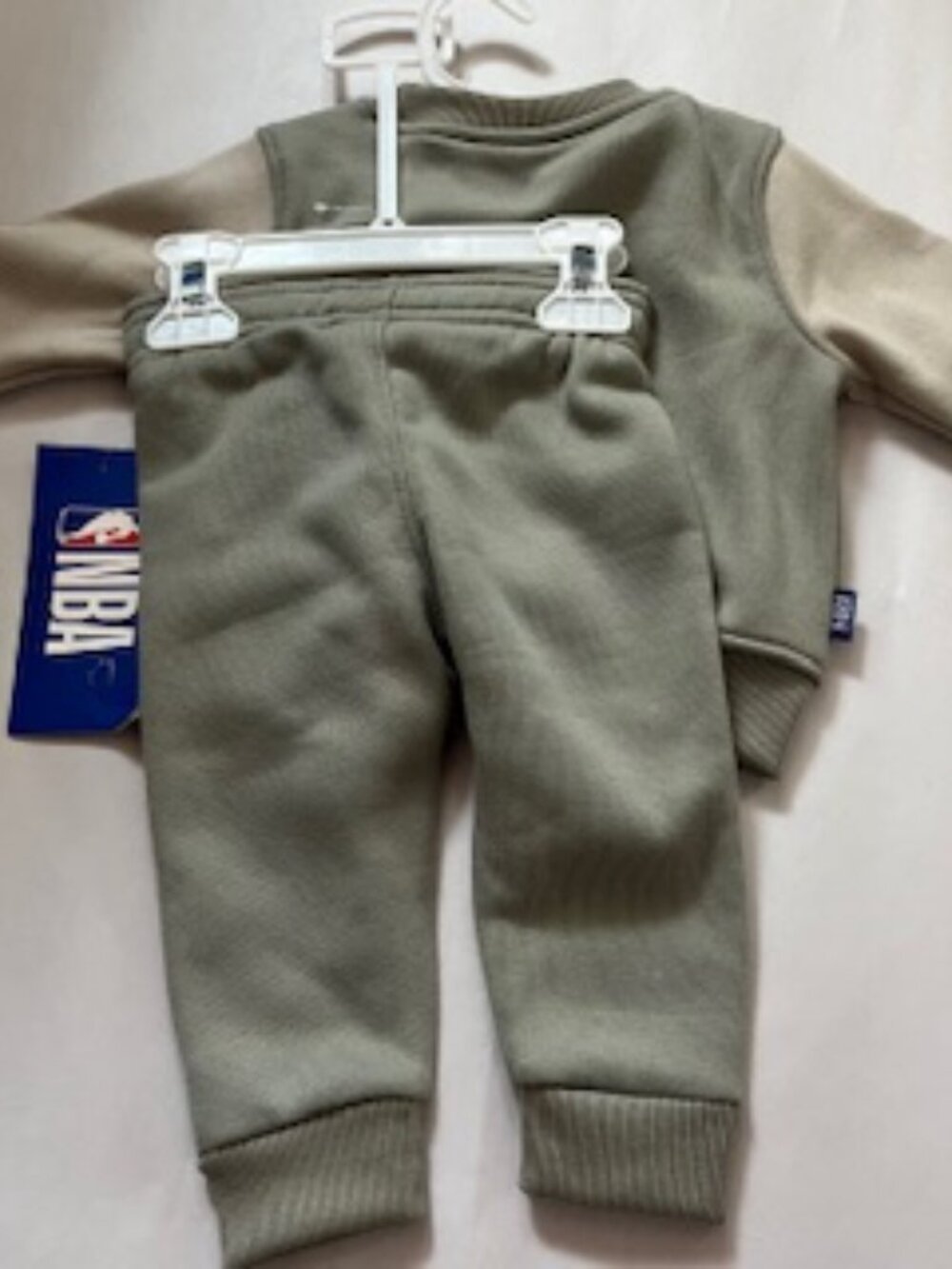 🧡3/15 NWT NBA Sweatshirt and Pants Set Sage 3-6M - Picture 9 of 9
